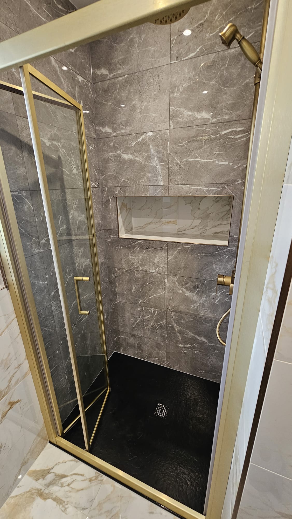 Thermostatic Shower & Walk-In Enclosure
