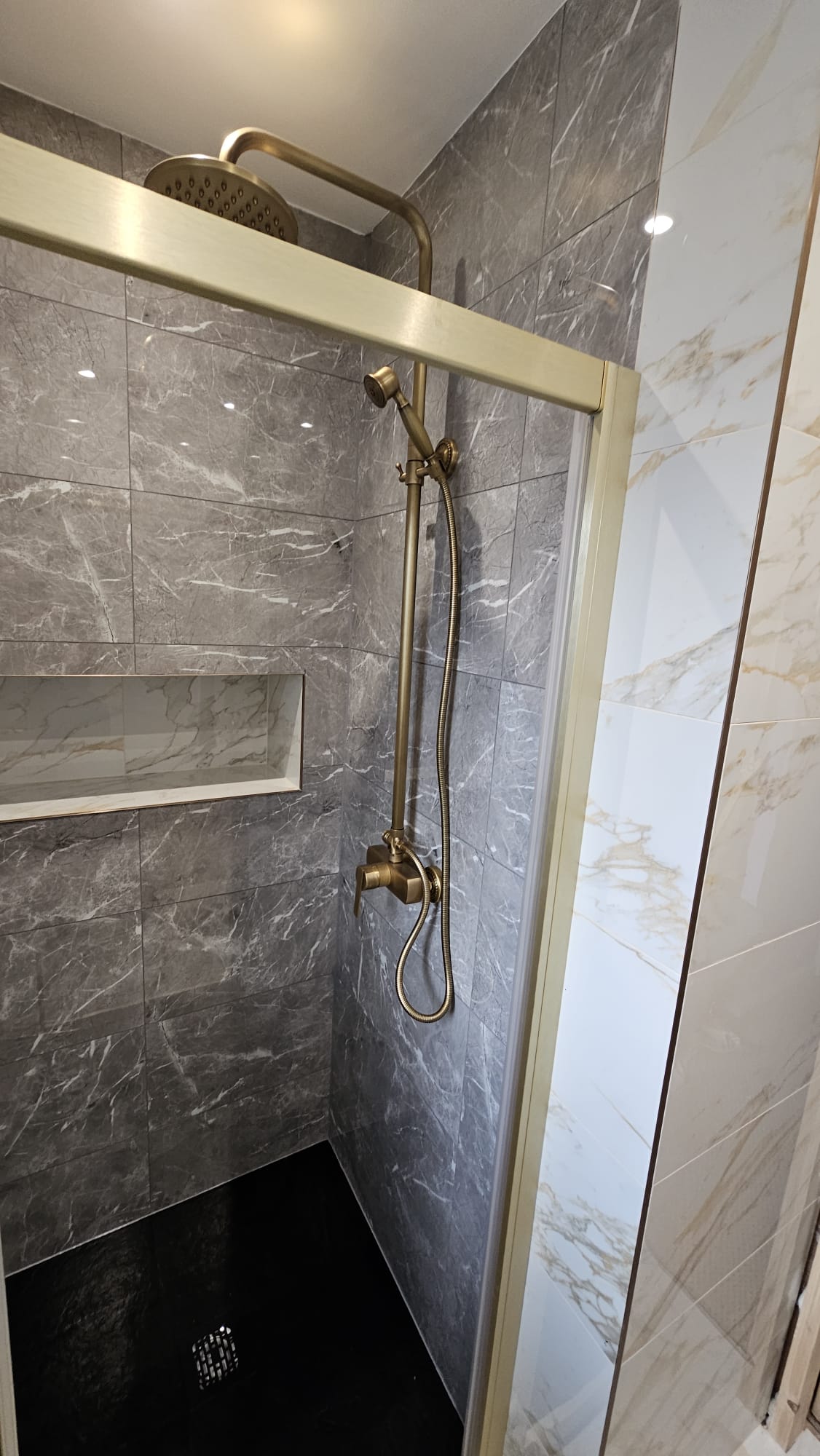 Rainfall Shower Head & Chrome Fitting