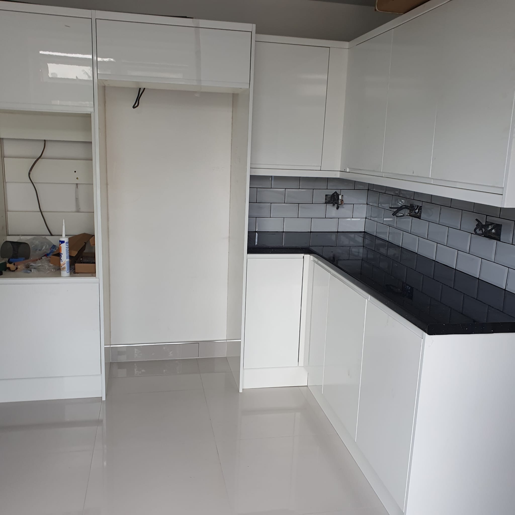 Shaker Units & Oak Worktops