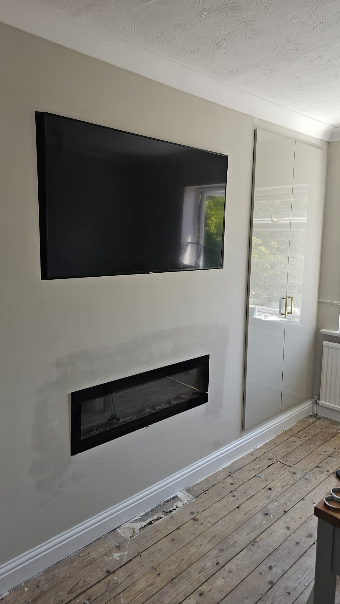 Integrated Media Wall & Feature Fireplace
