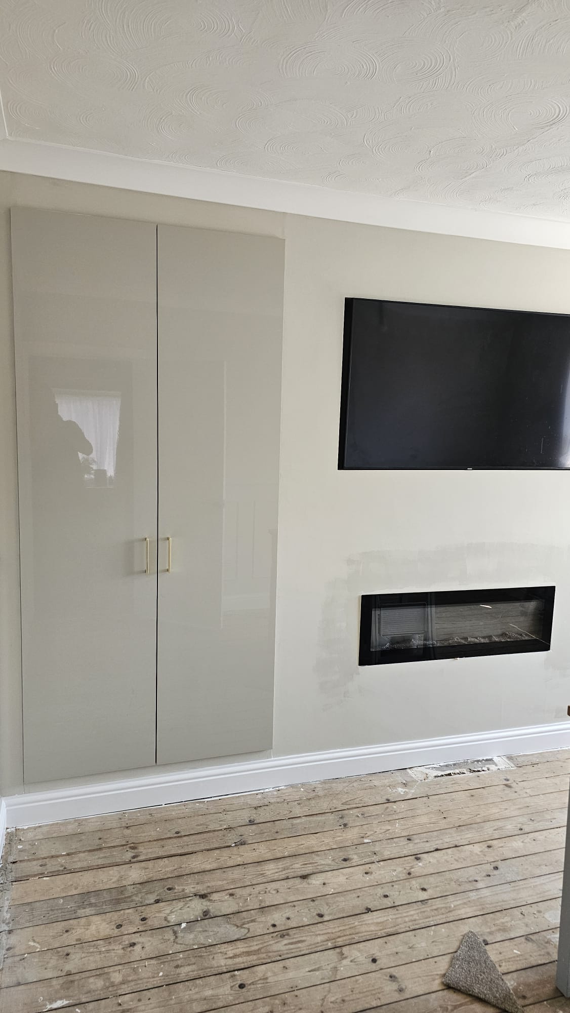 Fitted Alcove Wardrobes & Feature Media Wall